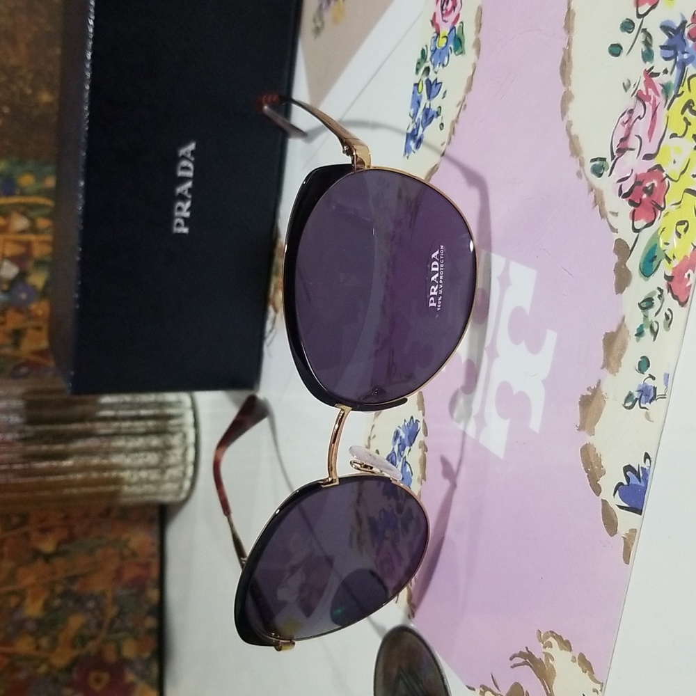 Prada Women's Sunglasses New in Box!